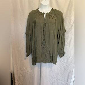 Aveology Tunic Top. Plus Size 26/28.  Olive Green.  Long Sleeve.